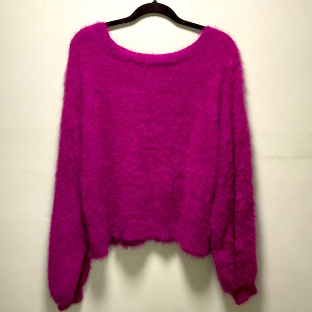 American Eagle Oversized Magenta Fuzzy Soft Sweater. EUC Size S.